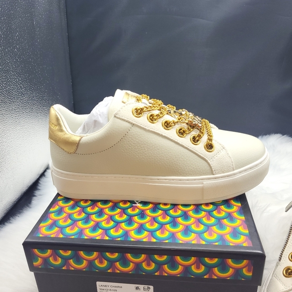 Kurt Geiger Cream Sneakers with Gold Chains - Picture 6 of 8